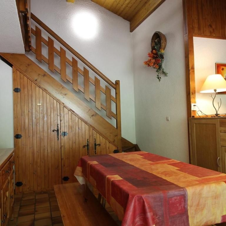 Appartement cosy 5 pers., pied des pistes, balcon est, proche commerces, parking & services - FR-1-572-94 - Appartement - 1