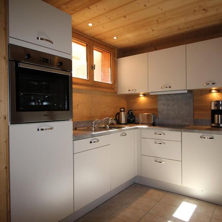 Appartement cosy 2 pièces pour 6 pers. avec terrasse et parking, proche des pistes et commerces. - FR-1-572-84 - Appartement - 1