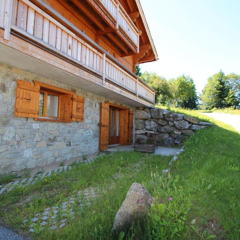 Appartement cosy 2 pièces pour 6 pers. avec terrasse et parking, proche des pistes et commerces. - FR-1-572-84 - Appartement - 8