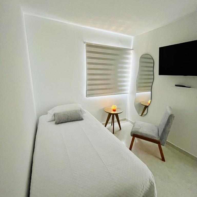 Beach Nearby Stunning Views Ultimate Comfort - Two-Bedroom Apartment - 13