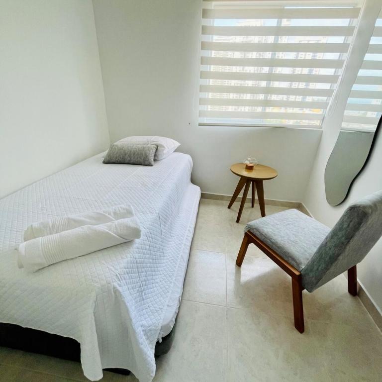 Beach Nearby Stunning Views Ultimate Comfort - Two-Bedroom Apartment - 15