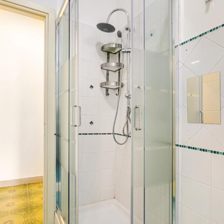 Mirea Domus - Sea View Apartment - 11 beds - Casa Vacanze con 4 Camere da Letto - 33
