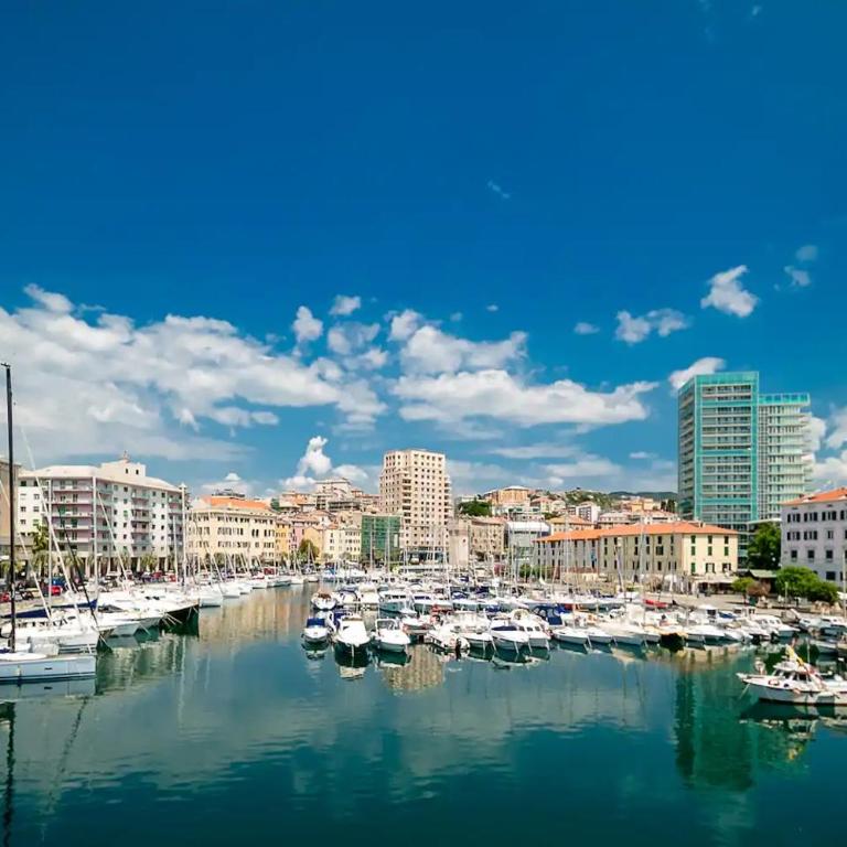 Strategic Center Location - Train - Cruise & Beach - One-Bedroom Apartment - 27