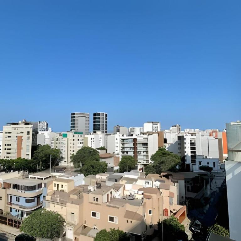 Iconic Miraflores Penthouse 3BR - Three-Bedroom Apartment - 12