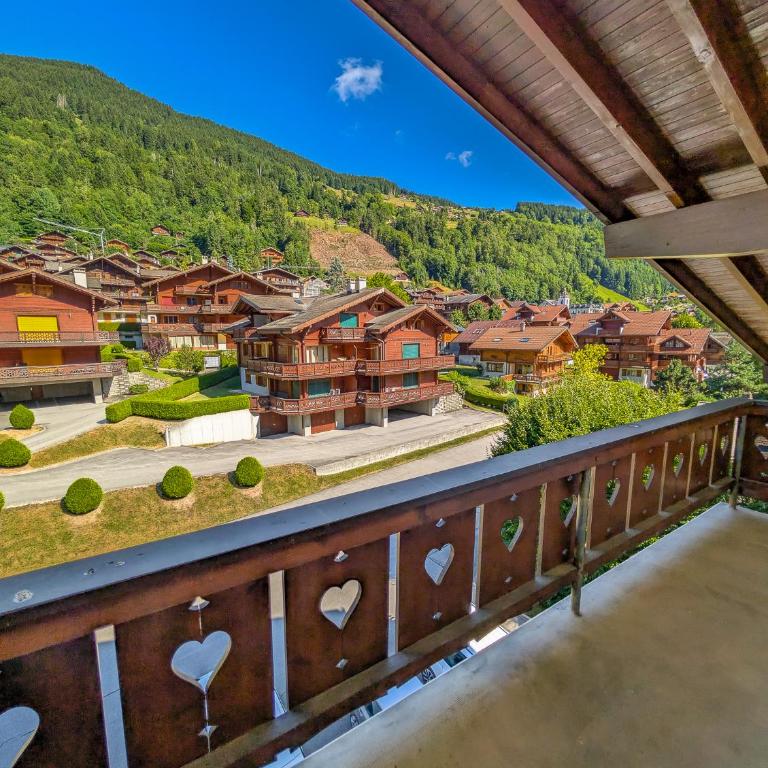 Cœur de Champéry, terrasse & près des remontées ! - Appartement avec Vue et Balcon - 38