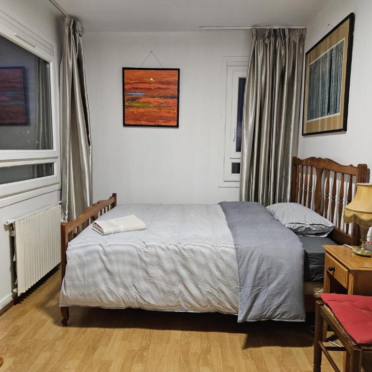 Chambres lumineuses avec vue sur Paris Montmartre - Double Room with Shared Bathroom - 7