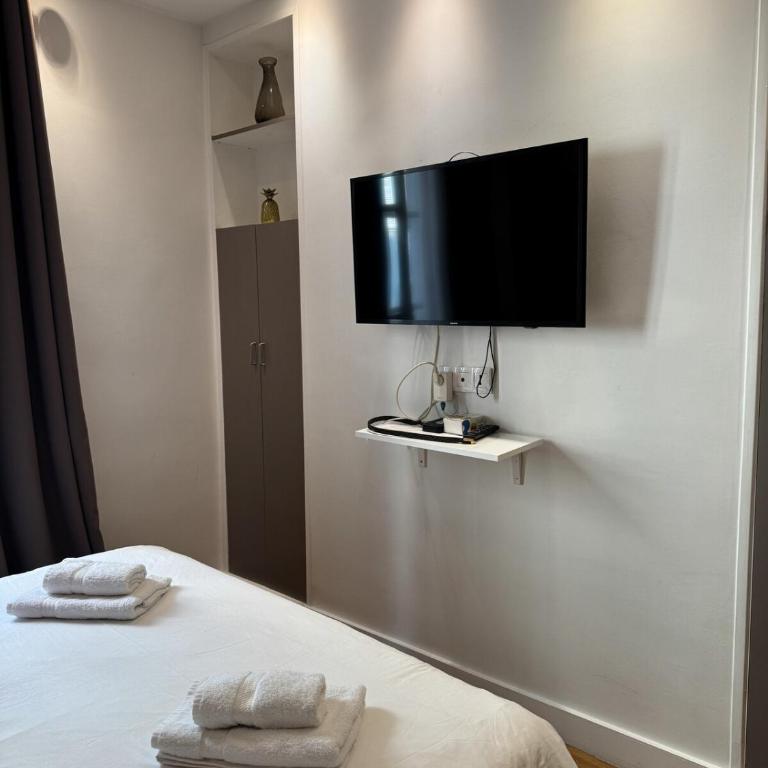 Celine 27 Le reflet du Rocher, Appart à deux pas de l'Arc - Two-Bedroom Apartment - 7