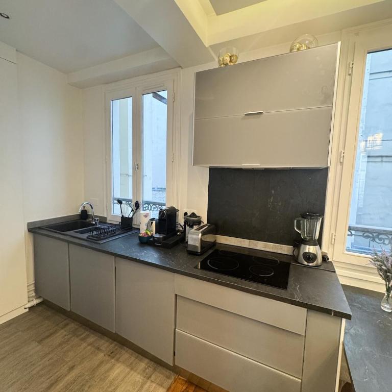 Celine 27 Le reflet du Rocher, Appart à deux pas de l'Arc - Two-Bedroom Apartment - 8