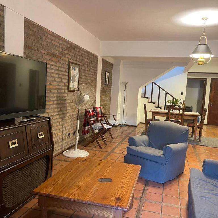 Céntrica y amplia - 3 dorm - Hasta 10 personas - Casa de 3 dormitorios - 2