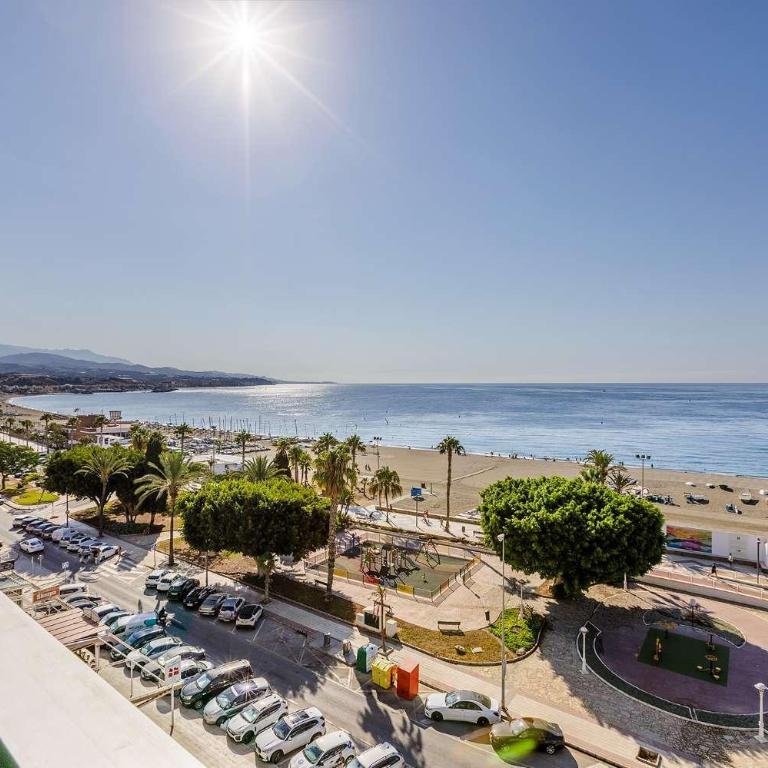 Sea View & Beach View Appartement Torre Del Mar - Two-Bedroom Apartment with Terrace and Sea View - 9