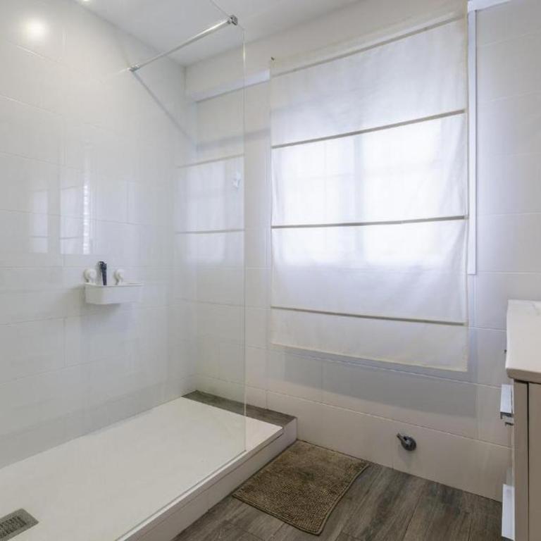Sea View & Beach View Appartement Torre Del Mar - Two-Bedroom Apartment with Terrace and Sea View - 13