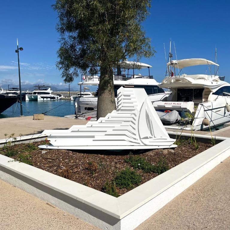 STUDIO-PORT-MARINA, Parking privé, climatisé au "DUCAL" - Studio - Vue sur Mer - 25