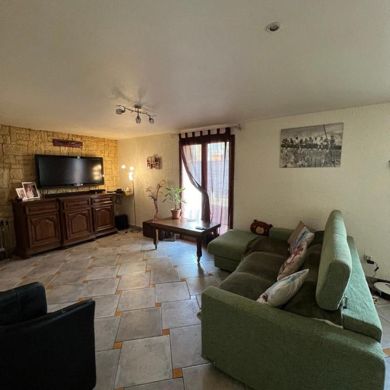 La maison de Claude avec terrasse et piscine - Villa 3 Chambres - 42