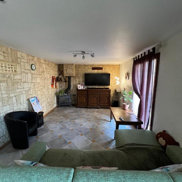 La maison de Claude avec terrasse et piscine - Villa 3 Chambres - 44