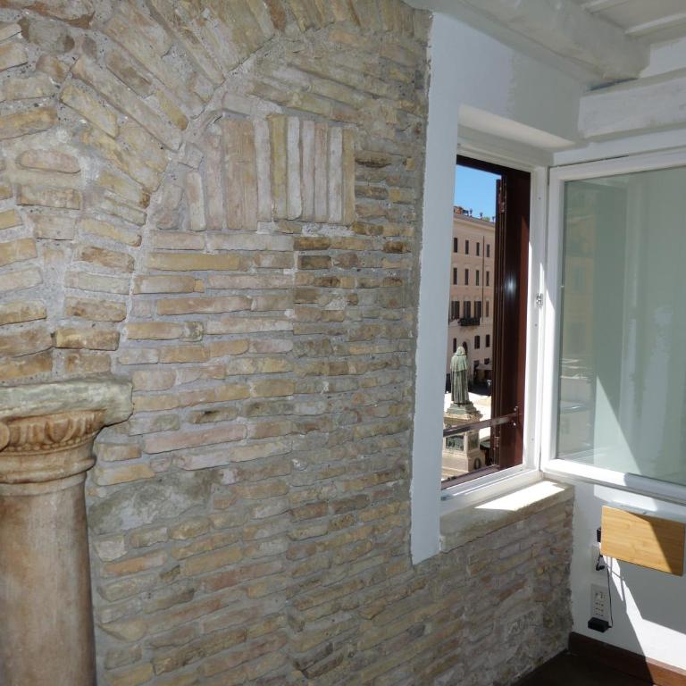 The column of Campo de' Fiori - Appartamento con 1 Camera da Letto - 16