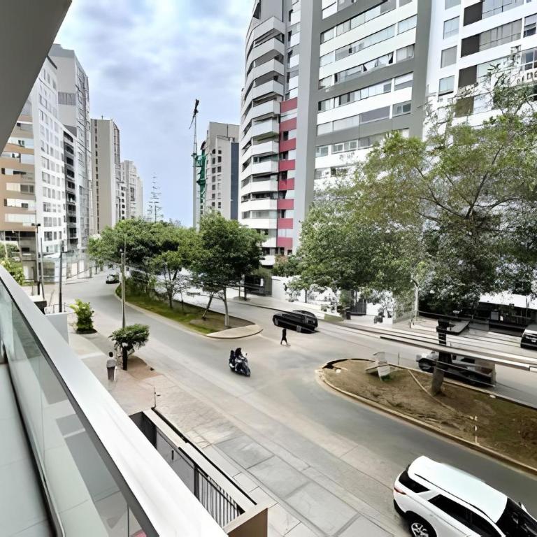 Modern Apartment between Miraflores & Surquillo - Three-Bedroom Apartment - 10