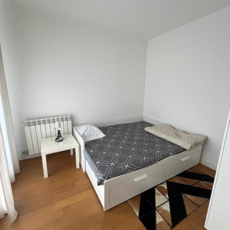 Forest Nook FREE GARAGE - One-Bedroom Apartment - 12