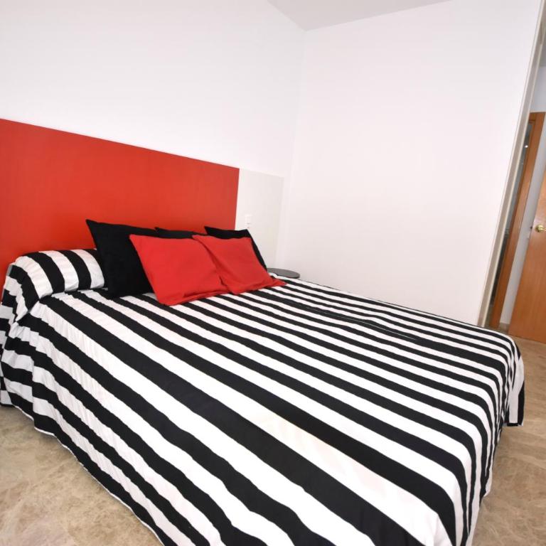 Ventura Park B 4 - Two-Bedroom Apartment - 10