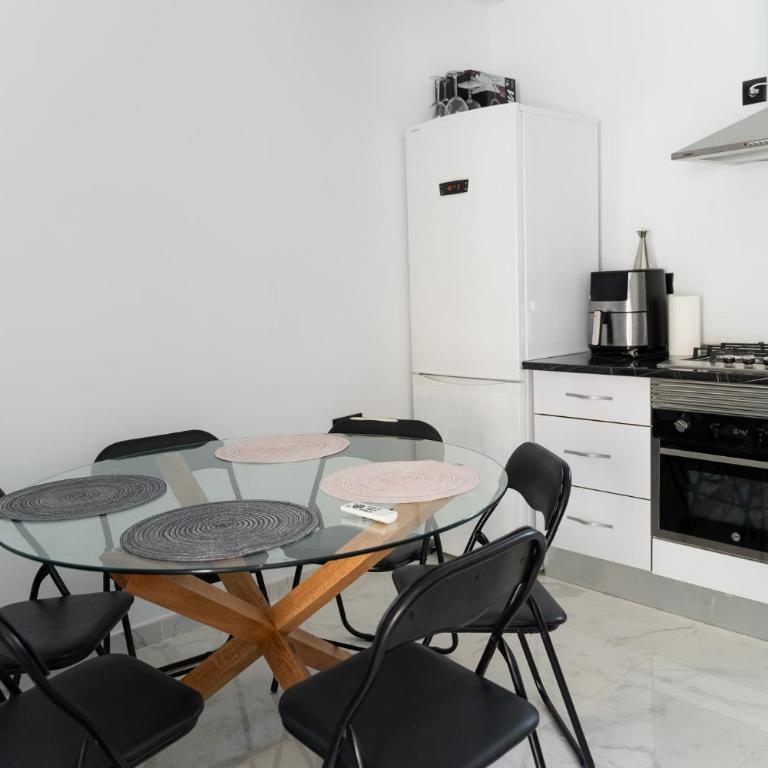 Villa para 12 personas en Santa Pola, frente a isla Tabarca - Four-Bedroom Vacation Home - 92