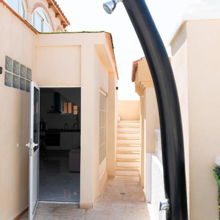 Villa para 12 personas en Santa Pola, frente a isla Tabarca - Four-Bedroom Vacation Home - 22