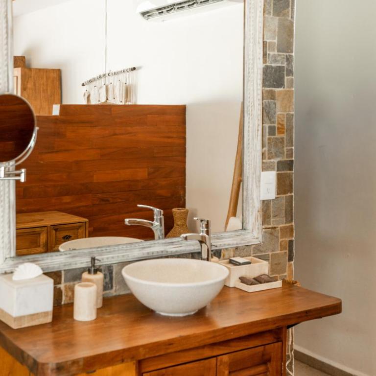 Hotel Casa Colibri - King Suite with Ocean View - 13