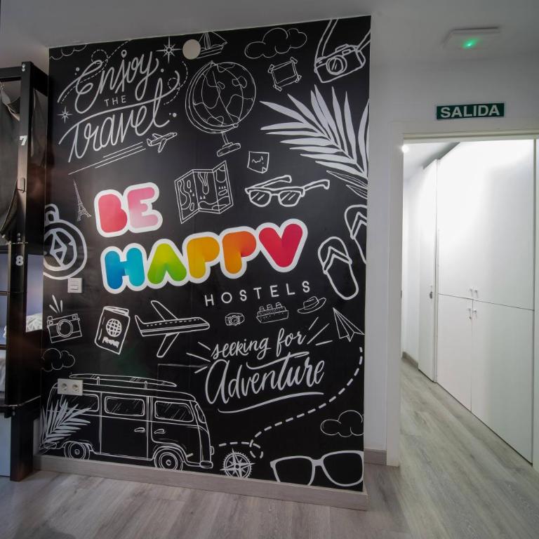 Be Happy Hostel - Albergue en el centro de Nerja - Cama en habitación compartida mixta de 8 camas - 9