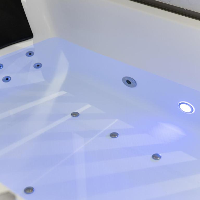 LES BULLES DE MONA - Lola - Spa - Clim - Estudio con bañera de hidromasaje - 5