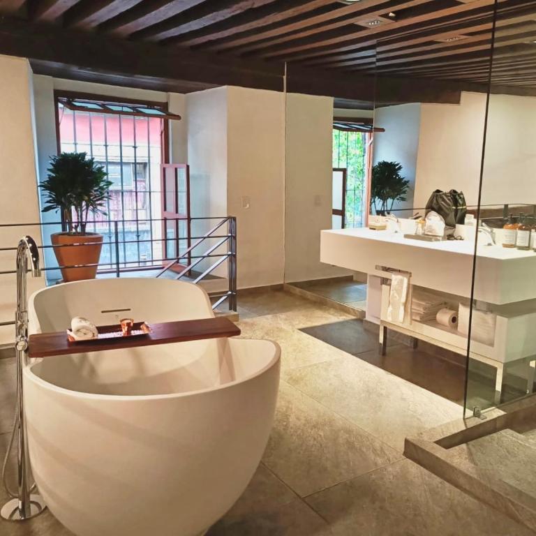 Domingo Santo Hotel Boutique - Deluxe King Room - 15