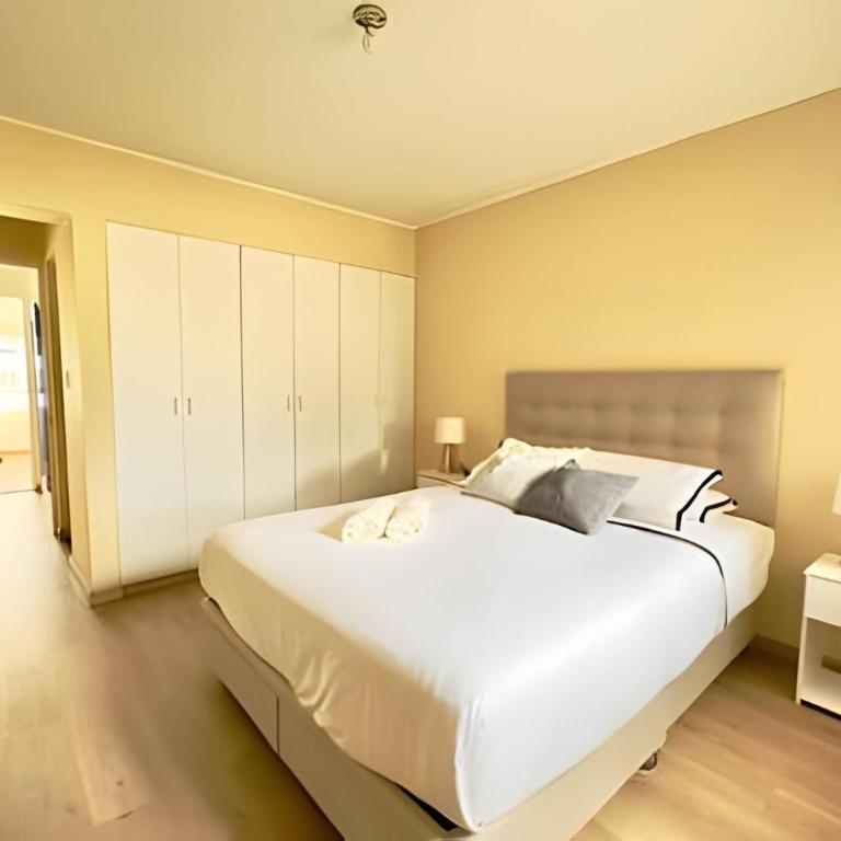 Sky Apartamento Sergio Bernales, parques y ciudad - Two-Bedroom Apartment - 2