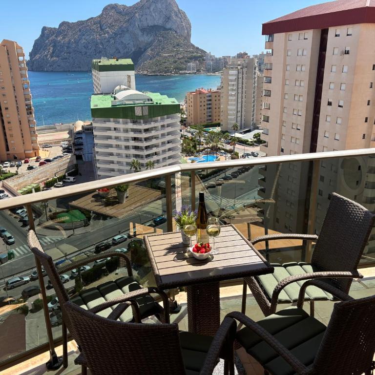 Enjoy Apartment beautiful sea view, perfect for cyclists - One-Bedroom Apartment with Sea View and Balcony - 3