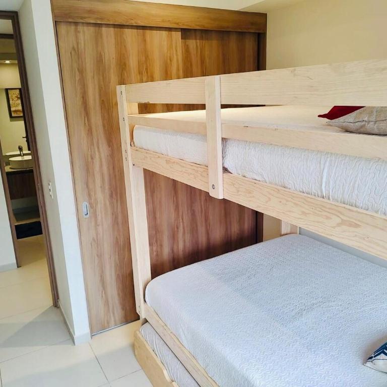 Yu Country GDL 1parking 2BR 2BA - Three-Bedroom Apartment - 14