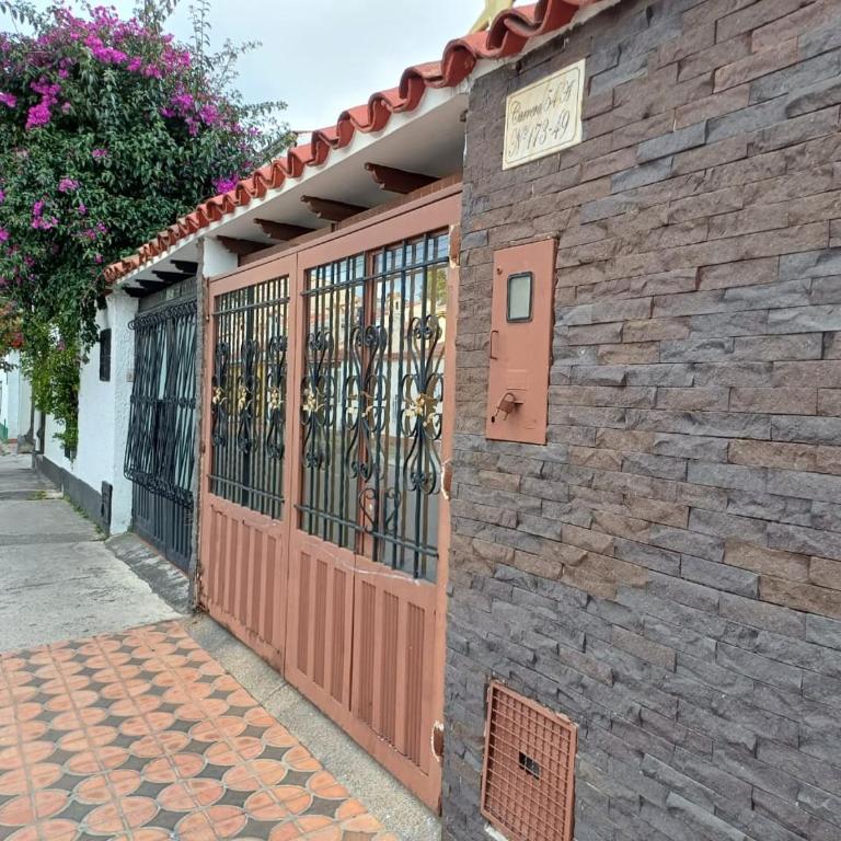 Casa Amplia y cómoda en zona tranquila de la ciudad - Casa de 5 dormitorios - 12