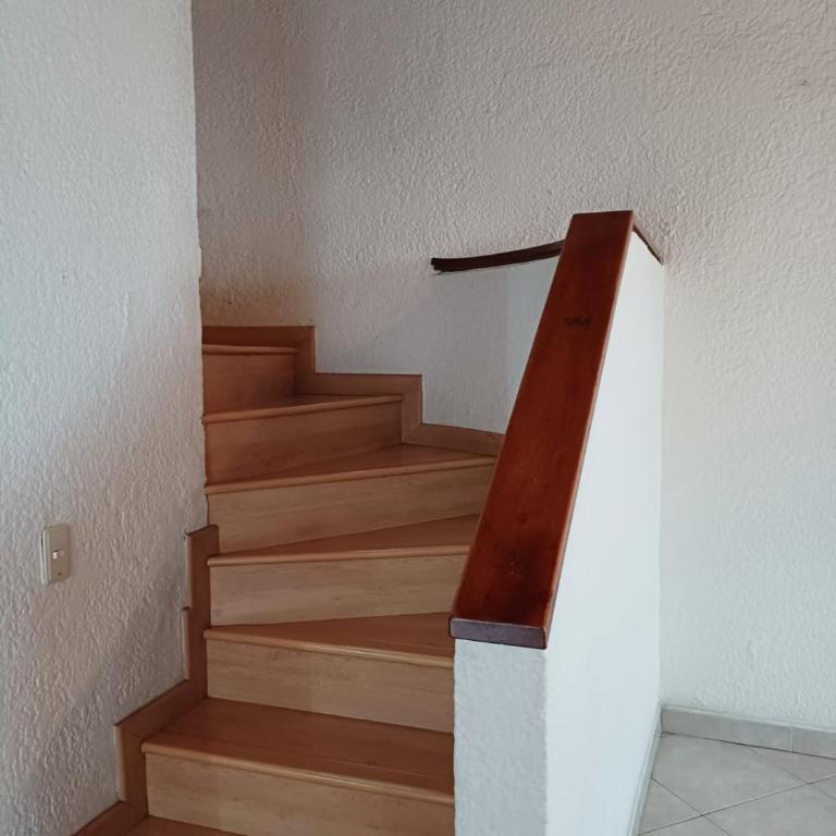 Casa Amplia y cómoda en zona tranquila de la ciudad - Casa de 5 dormitorios - 14