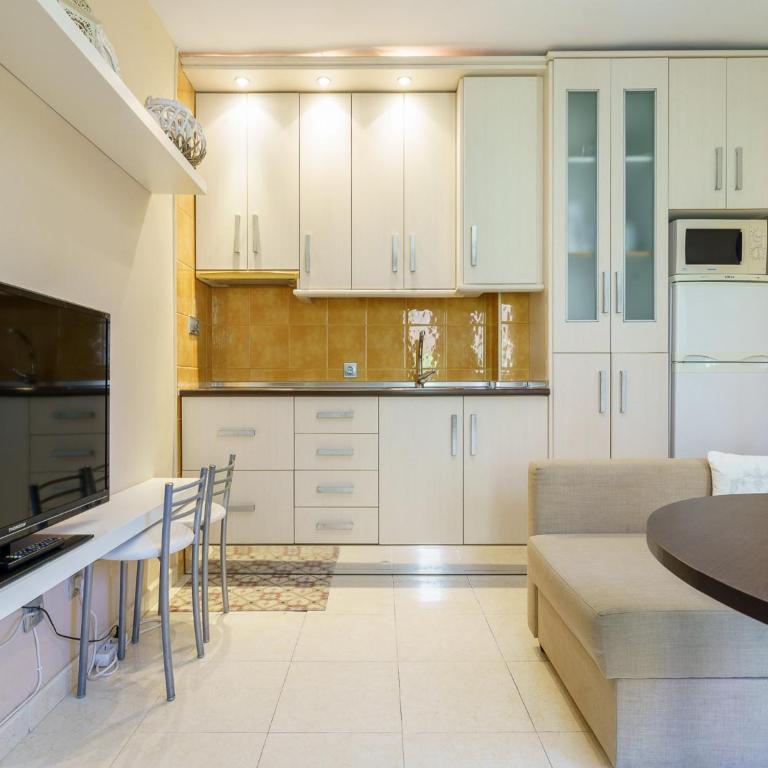 City Apartment Fuengirola near beach - One-Bedroom Apartment - 8