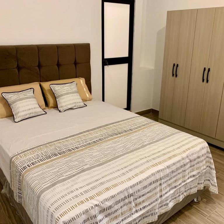 Feel at home 12 minutes from the airport - Two-Bedroom Apartment - 19