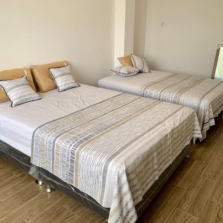 Feel at home 12 minutes from the airport - Two-Bedroom Apartment - 21