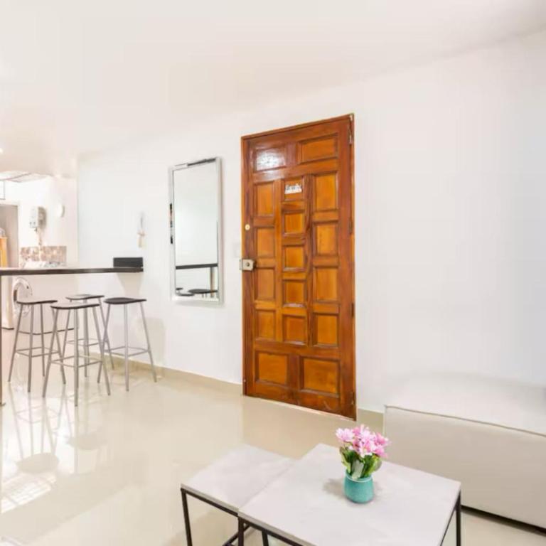 Group Stay in Poblado - Walk Everywhere - King Bed - Apartment - 12