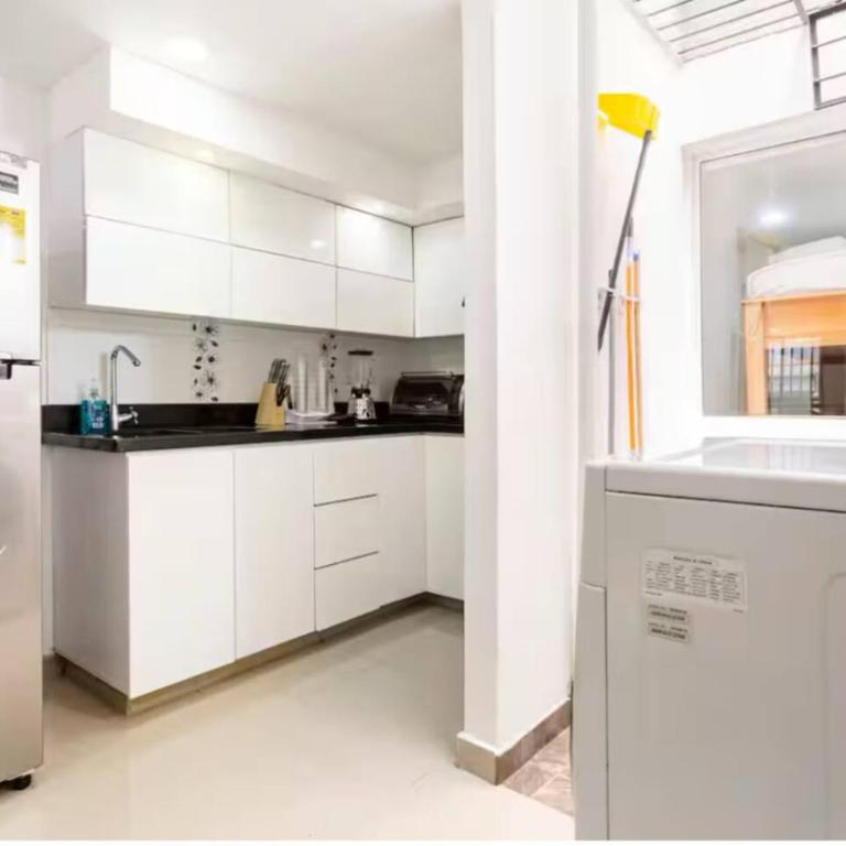 Group Stay in Poblado - Walk Everywhere - King Bed - Apartment - 13