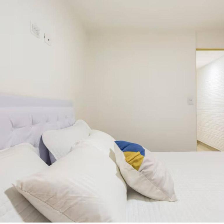 Group Stay in Poblado - Walk Everywhere - King Bed - Apartment - 16