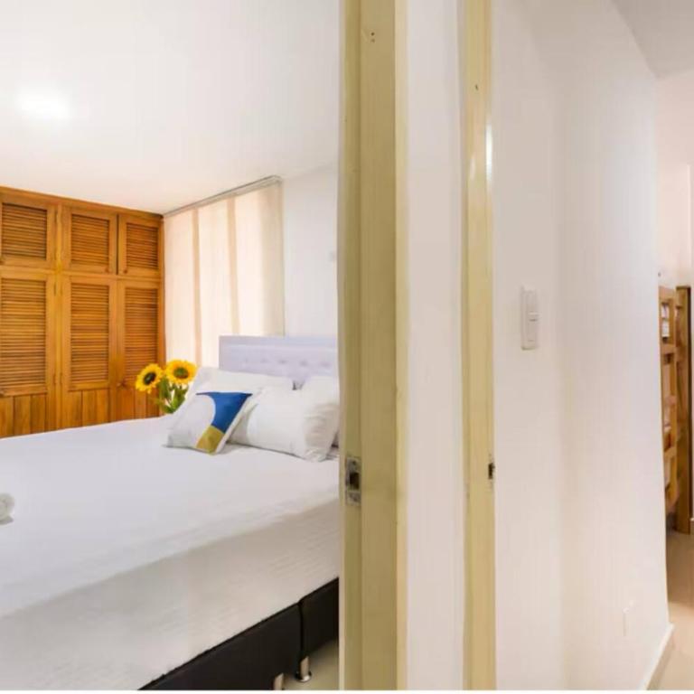 Group Stay in Poblado - Walk Everywhere - King Bed - Apartment - 19
