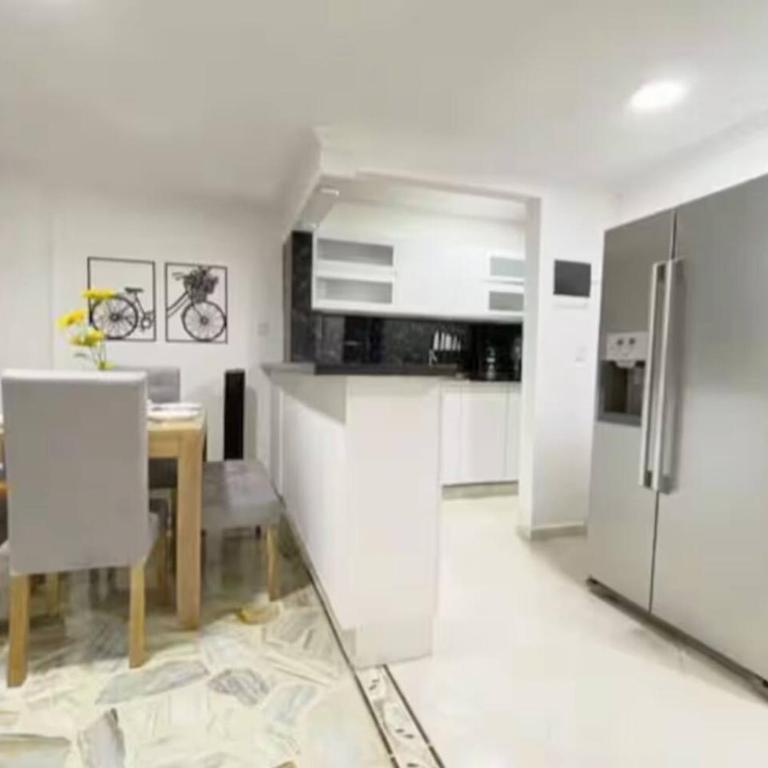 Group Stay in Poblado - Walk Everywhere - King Bed - Apartment - 41
