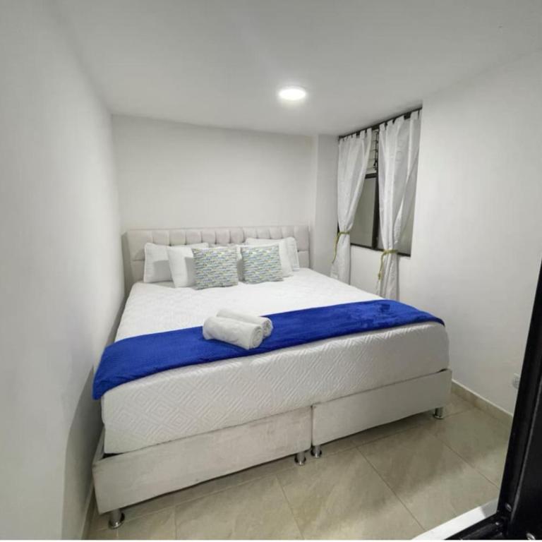 Group Stay in Poblado - Walk Everywhere - King Bed - Apartment - 52