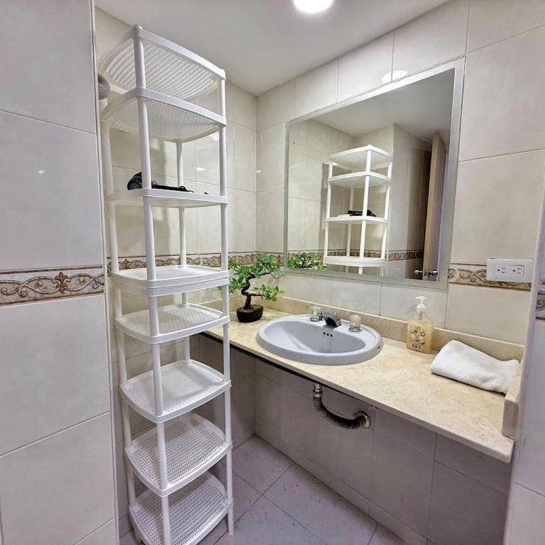 Medellin Poblado Gem Walk to Provenza and Lleras - Apartment - 21