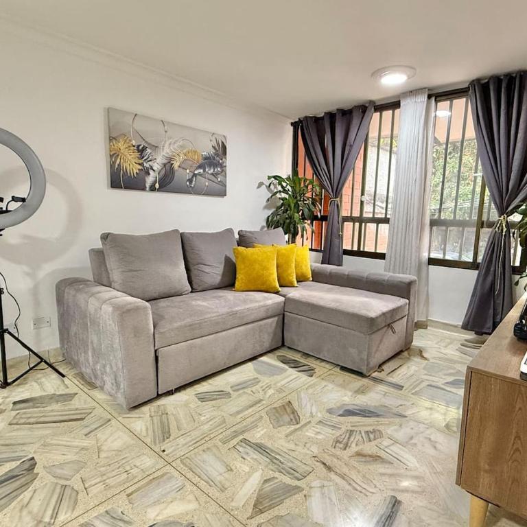 Poblado Gem Walk to Provenza and Steps to Cafes - Apartment - 8