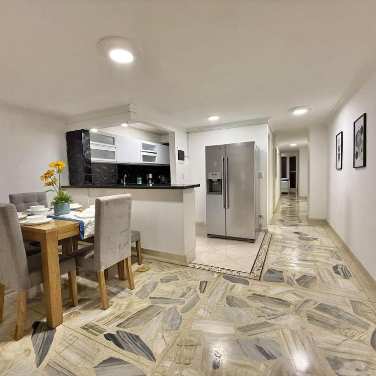 Poblado Gem Walk to Provenza and Steps to Cafes - Apartment - 11