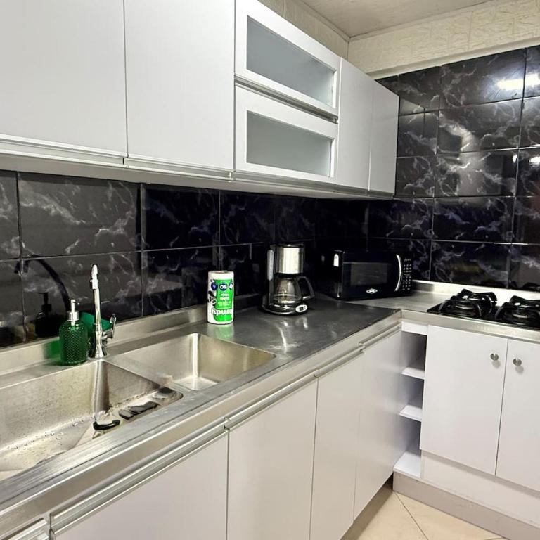 Poblado Gem Walk to Provenza and Steps to Cafes - Apartment - 13