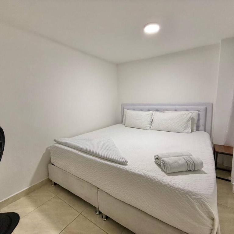 Poblado Gem Walk to Provenza and Steps to Cafes - Apartment - 24