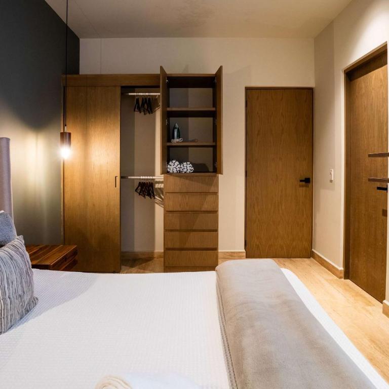 Centric Apt Rooftop Oceanview & Jacuzzi - Apartment - 15