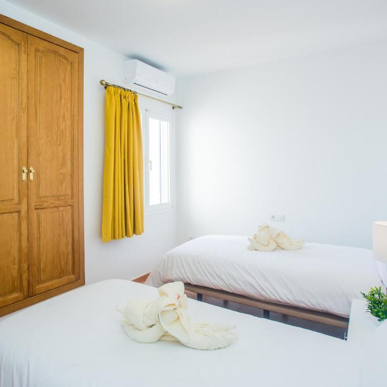 Villa Amparo - Villa with Private Pool - 32