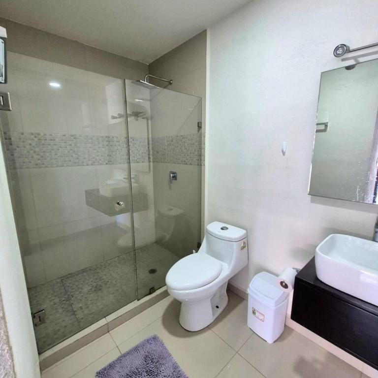 Torre Pórtico de Lujo #2 - Frente Playa y Malecón - Two-Bedroom Apartment - 16